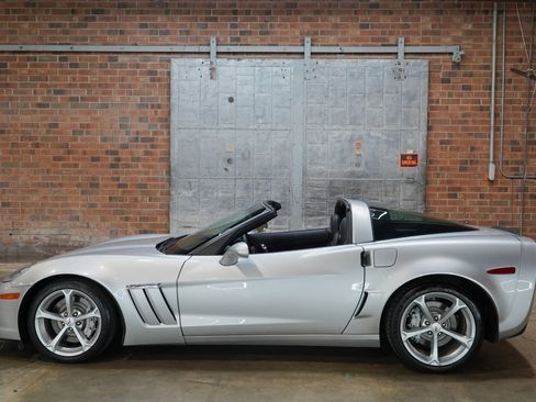 Used 2010 Chevrolet Corvette Grand Sport w/ Preferred Equipment Group RWD image 35