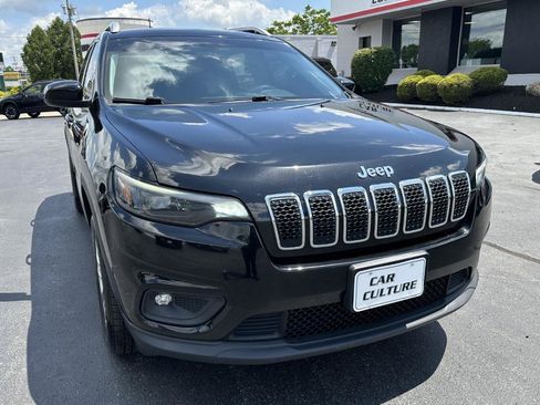 Used 2019 Jeep Cherokee Latitude w/ Popular Appearance Group AWD/4WD image 4