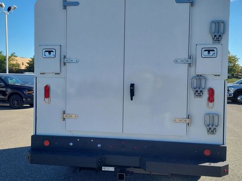 New 2025 Ford F550 4x4 Supercab Super Duty image 4