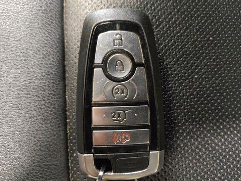 Used 2020 Ford Explorer Limited image 32