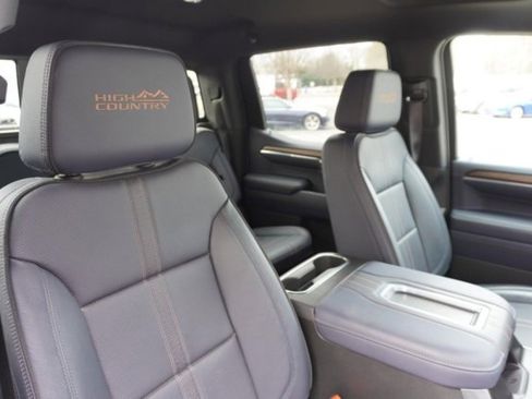 Used 2022 Chevrolet Silverado 1500 High Country w/ Technology Package image 19