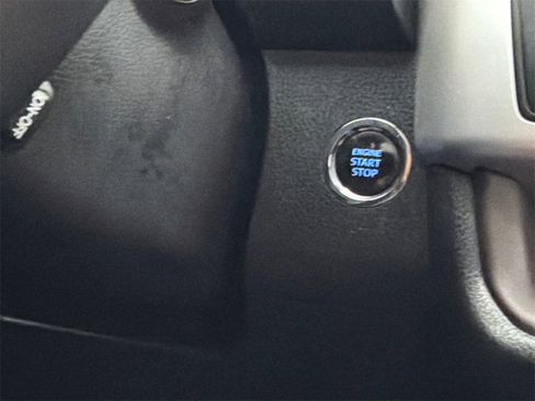 Used 2018 Toyota Highlander Limited image 31