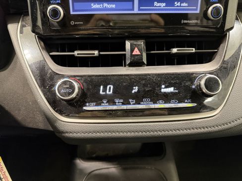 Used 2022 Toyota Corolla SE FWD image 14
