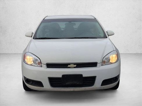 Used 2009 Chevrolet Impala LT image 2