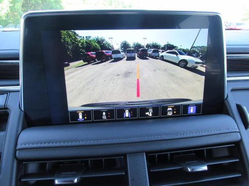Used 2024 Chevrolet Tahoe Z71 w/ Luxury Package AWD/4WD image 30