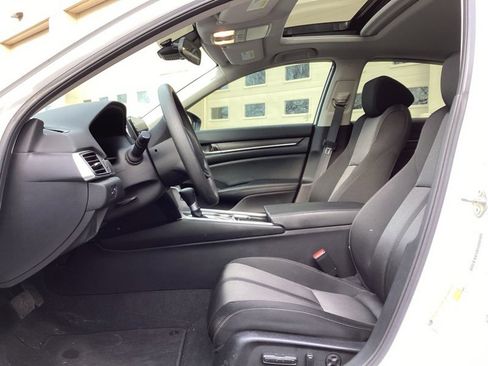 Used 2020 Honda Accord EX image 9