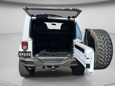 Used 2016 Jeep Wrangler Unlimited Sahara AWD/4WD image 18
