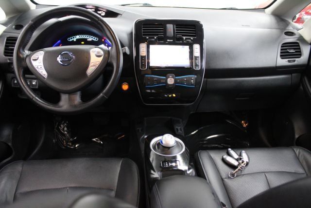 Used 2015 Nissan Leaf SL w/ Premium Package FWD image 2