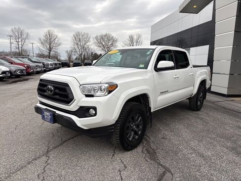 Used 2023 Toyota Tacoma SR5 image 3