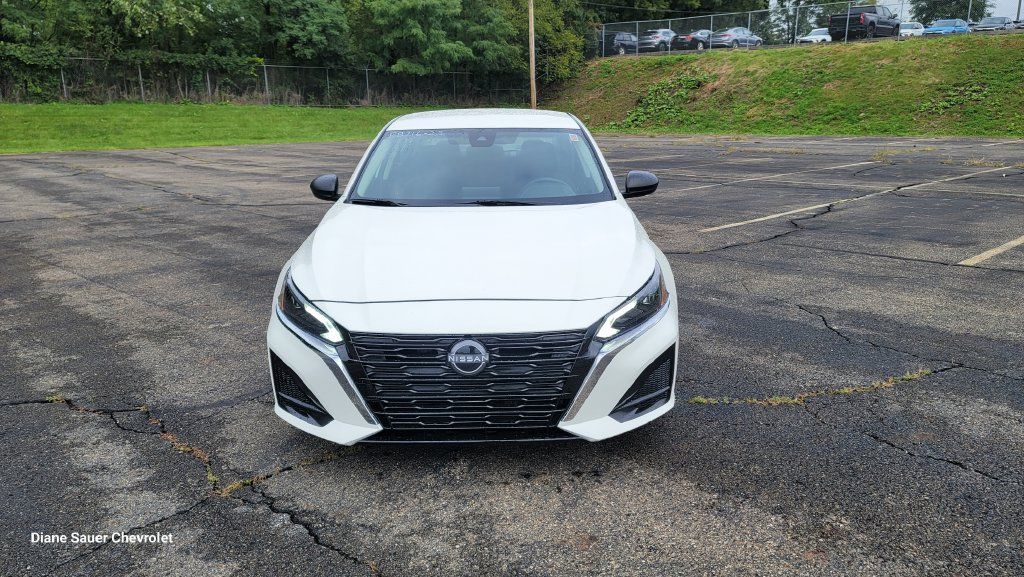 Used 2025 Nissan Altima 2.5 SV FWD image 4