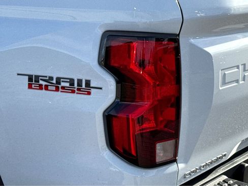 Used 2024 Chevrolet Colorado Trail Boss image 6