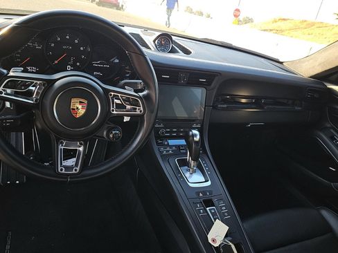 Used 2019 Porsche 911 Carrera GTS image 5