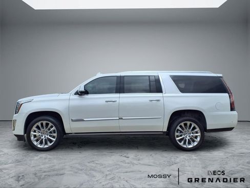 Used 2019 Cadillac Escalade ESV Premium Luxury image 5