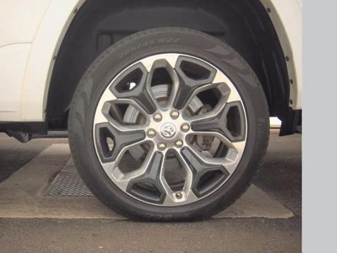 Used 2022 RAM 1500 Limited AWD/4WD image 13