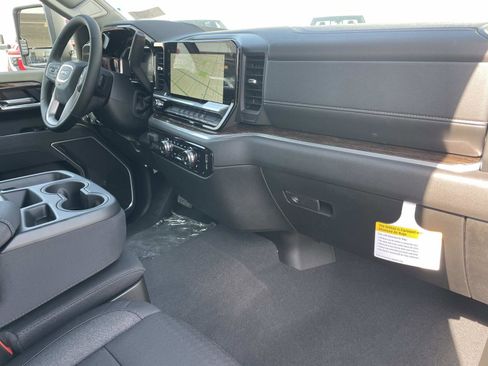 New 2026 GMC Sierra 2500 SLE w/ SLE Value Package; AWD/4WD image 29