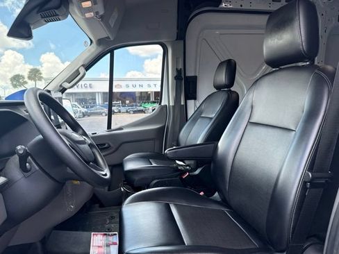 Used 2025 Ford Transit 250 148 Medium Roof RWD image 9
