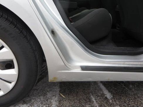 Used 2012 Chevrolet Cruze LS image 23