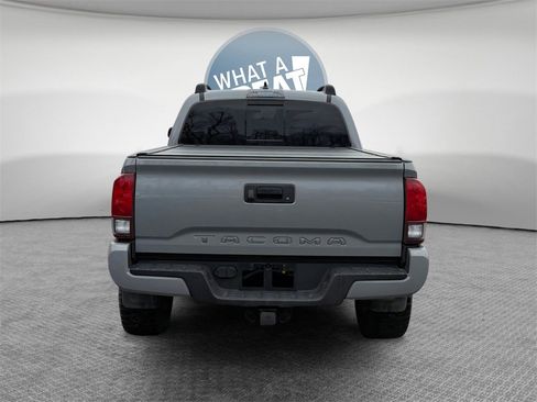 Used 2020 Toyota Tacoma SR5 w/ Technology Package image 5