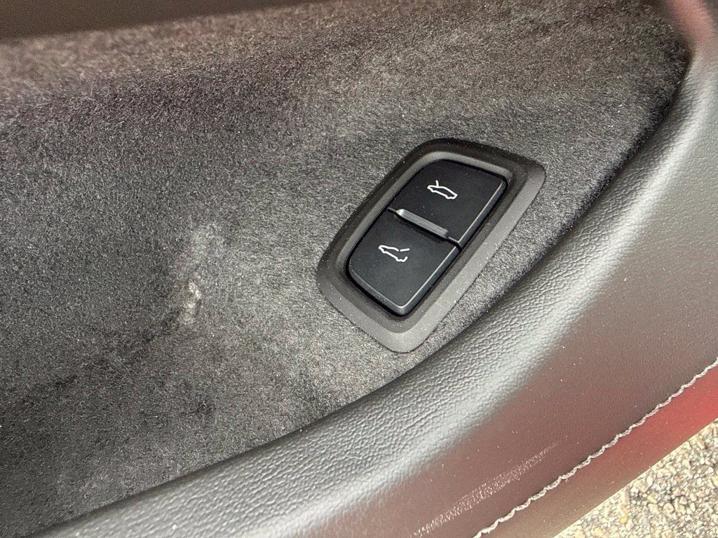 Used 2024 Chevrolet Corvette Stingray Preferred Conv w/ Stealth Interior Trim Package RWD image 28