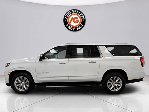 Used 2023 Chevrolet Suburban Premier AWD/4WD image 4