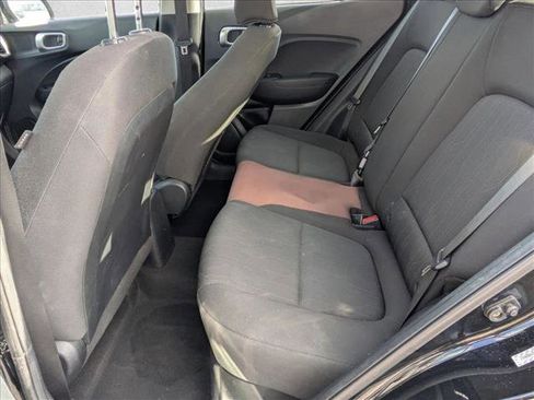 Used 2021 Hyundai Venue SE FWD image 16