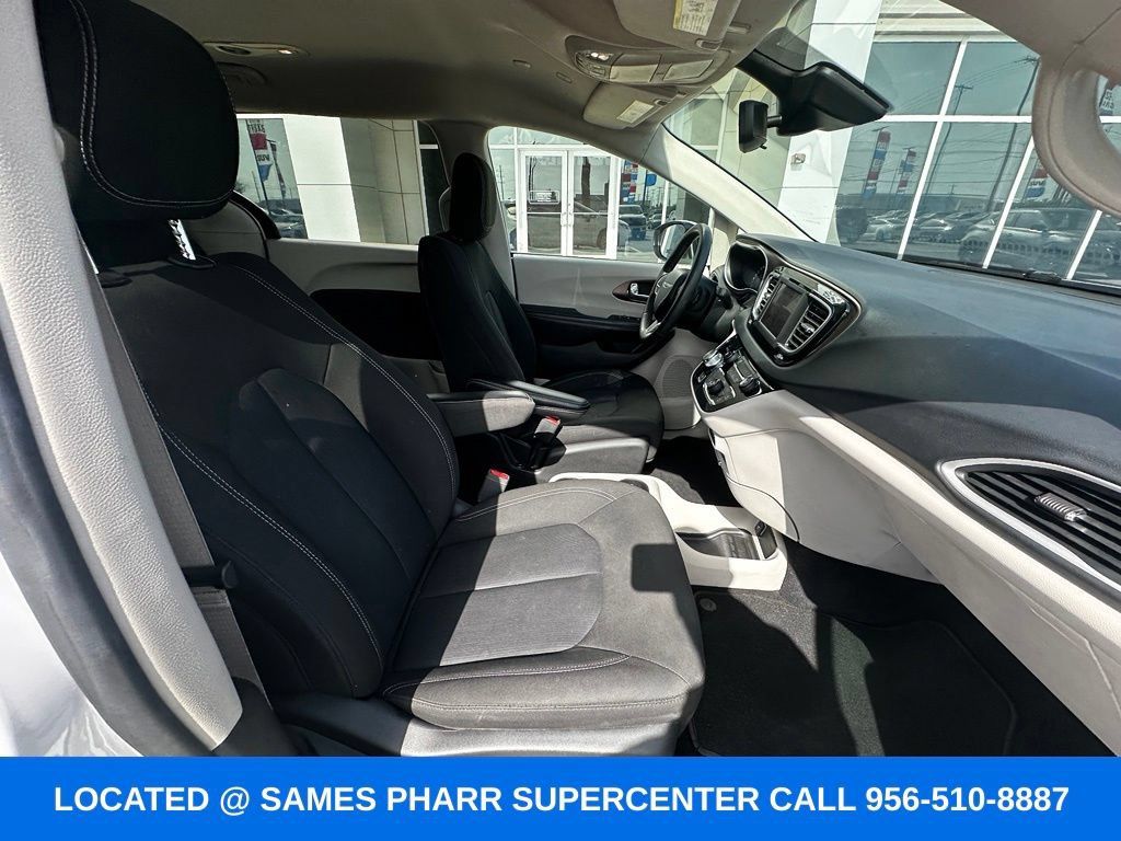 Used 2023 Chrysler Voyager LX FWD image 25