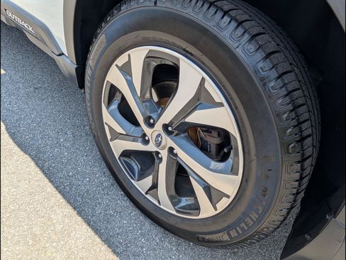 Used 2020 Subaru Outback Touring XT AWD/4WD image 21