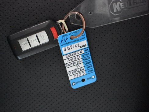 Used 2017 Mitsubishi Outlander SE AWD/4WD image 25