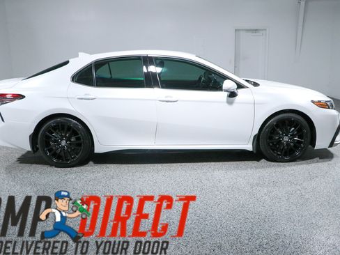 Used 2023 Toyota Camry XSE FWD image 6