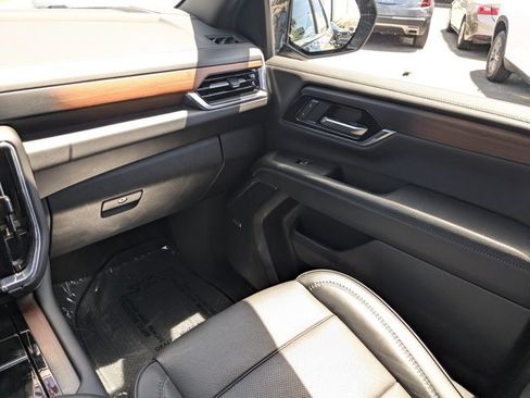 Certified 2025 GMC Yukon Denali AWD/4WD image 24