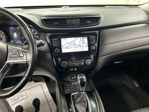 Used 2020 Nissan Rogue SV w/ Sun & Sound Touring Package AWD/4WD image 19