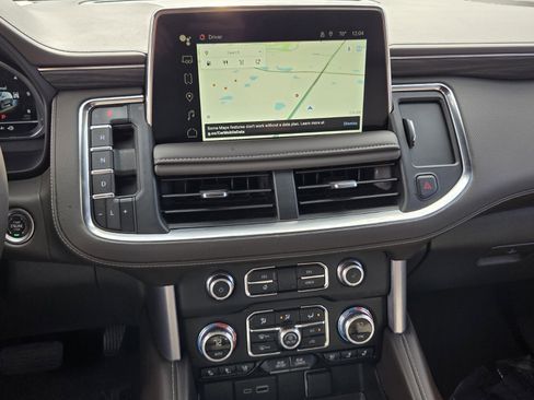 Used 2024 GMC Yukon XL SLT w/ SLT Luxury Package image 23