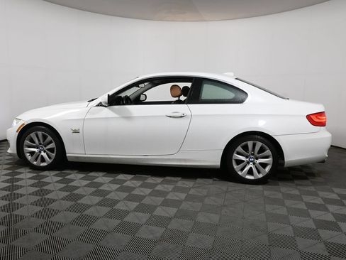 Used 2011 BMW 328i xDrive Coupe AWD/4WD image 2