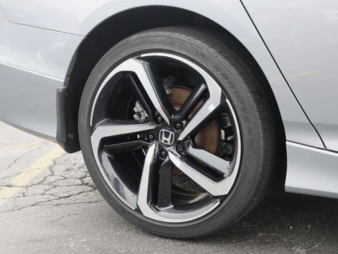 Used 2022 Honda Accord Sport image 6