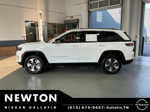 Used 2024 Jeep Grand Cherokee Limited 4xe AWD/4WD image 3