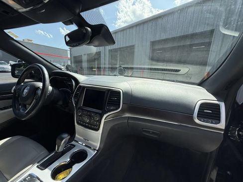 Used 2018 Jeep Grand Cherokee Limited AWD/4WD image 13