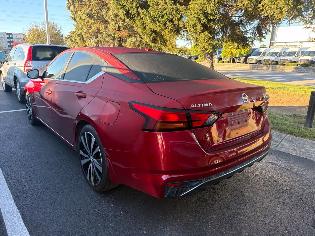 Used 2019 Nissan Altima 2.5 SR FWD image 2