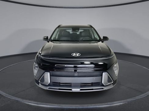 Used 2024 Hyundai Kona Limited FWD image 3
