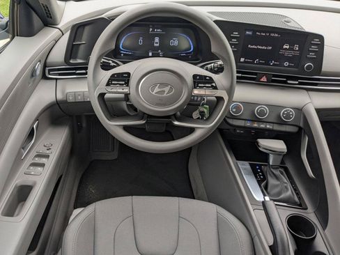 New 2026 Hyundai Elantra SE FWD image 14