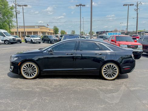Used 2019 Lincoln MKZ Reserve FWD image 9