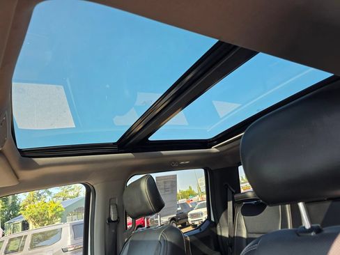 Used 2017 Ford F150 Lariat w/ Equipment Group 502A Luxury AWD/4WD image 15