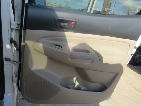 Used 2006 Toyota Tacoma PreRunner image 23