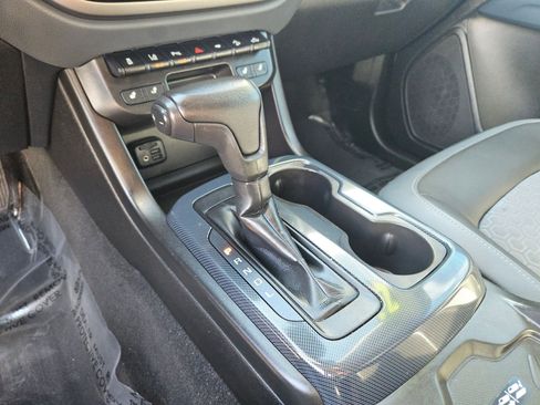 Used 2021 Chevrolet Colorado Z71 w/ Safety Package image 12