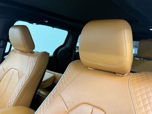 Used 2022 Chrysler Pacifica Pinnacle image 23