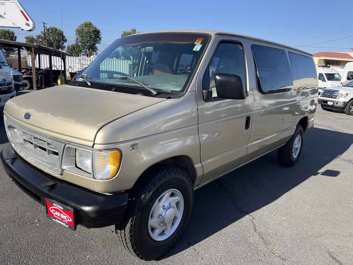 Used 2000 Ford E-350 and Econoline 350 XL RWD image 2