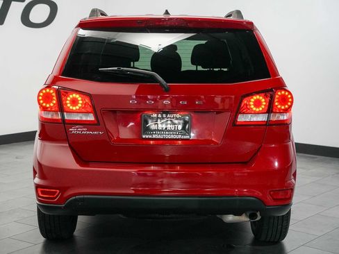 Used 2019 Dodge Journey SE FWD image 7