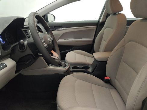 Used 2020 Hyundai Elantra SE FWD image 17