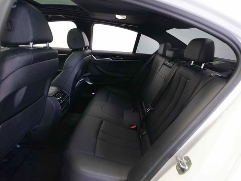 Used 2017 BMW 530i RWD image 12