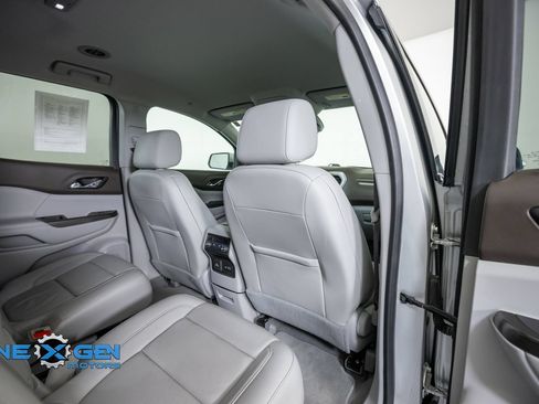 Used 2020 GMC Acadia SLT w/ LPO, Cargo Package AWD/4WD image 40