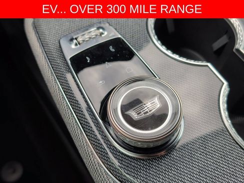 Used 2025 Cadillac Optiq Sport 2 w/ LPO, Floor Liner Package AWD/4WD image 26